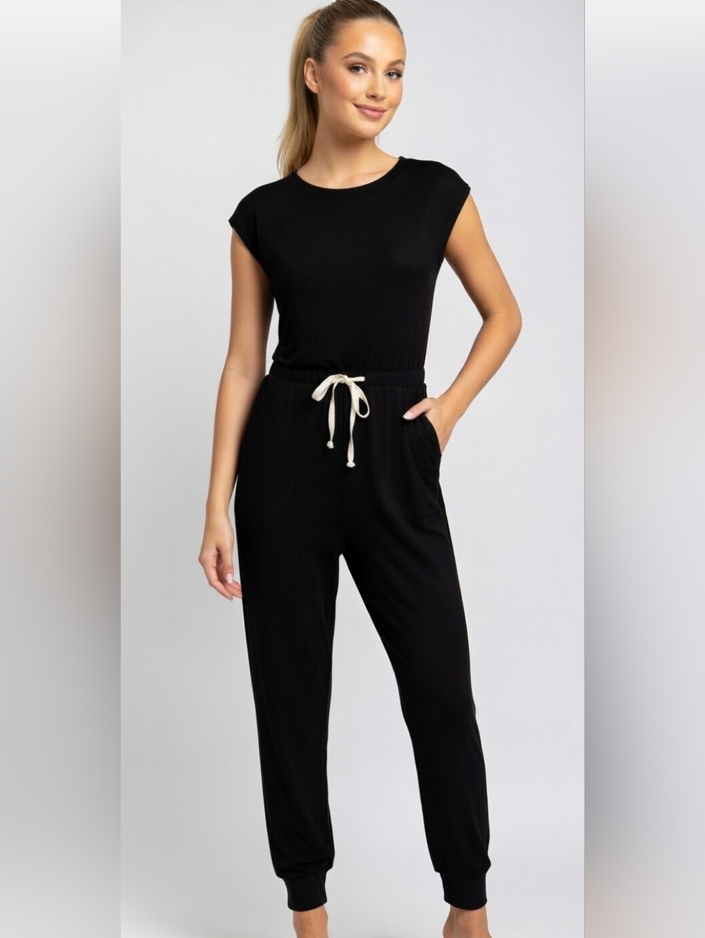 Nwt Elan Women Black Cozy Jumpsuit Jogger W Elastic Waist Short Sleeve (Size:M)